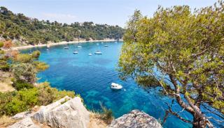 Se baigner dans les eaux limpides du Sud de la France